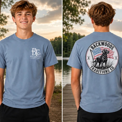 YOUTH/TEEN BOYS LAB WITH AMERICAN FLAG IN BACKGROUND T SHIRT